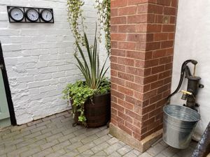 REAR 4- click for photo gallery